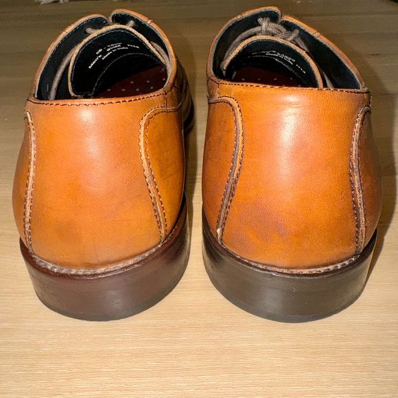 Johnston & Murphy Oxfords in Cognac Leather - Men's size 9.5 - Picture 10 of 10